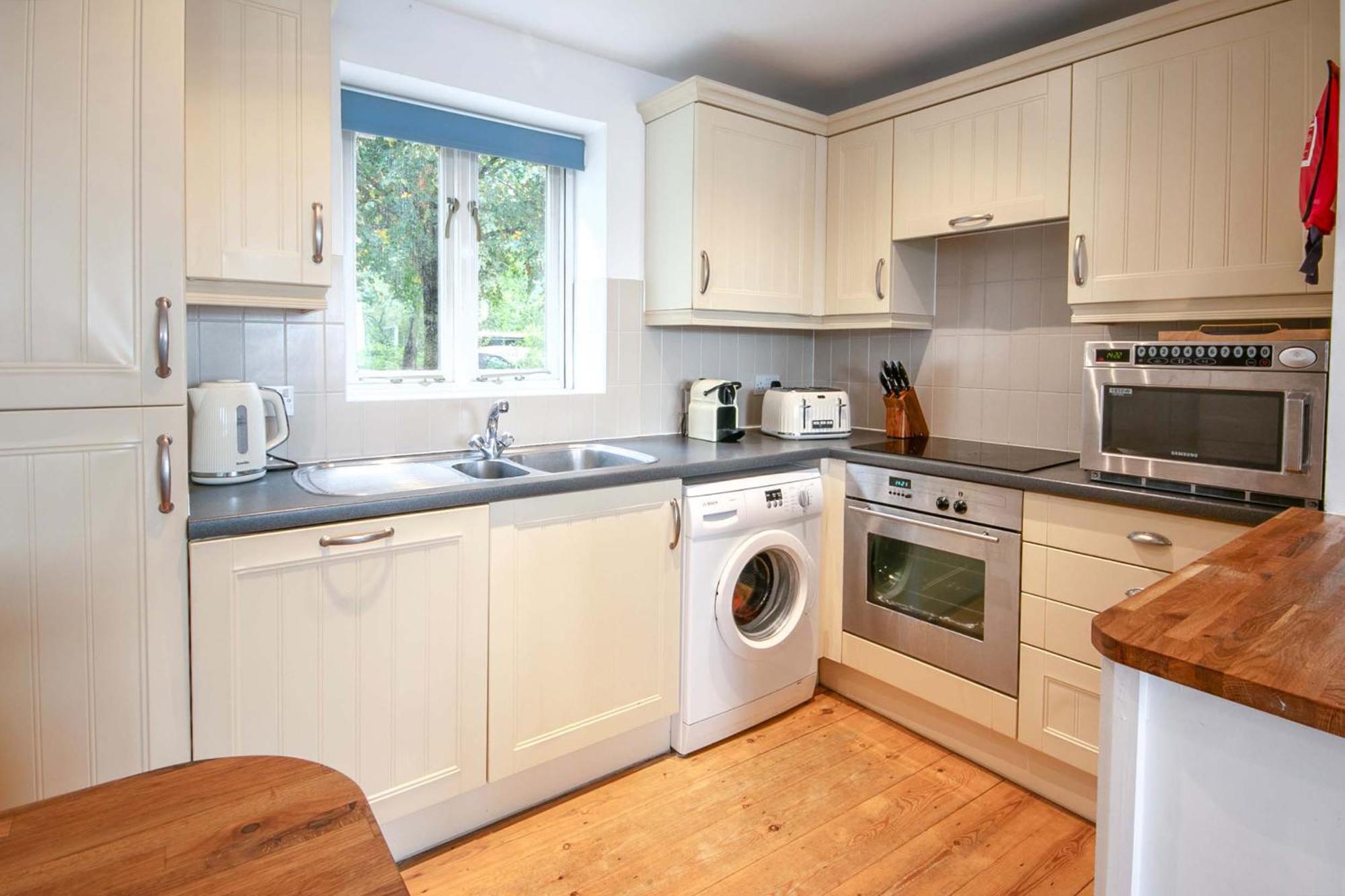 Coot Cottage - Holiday House With Fantastic Lake Views Somerford Keynes Exteriér fotografie
