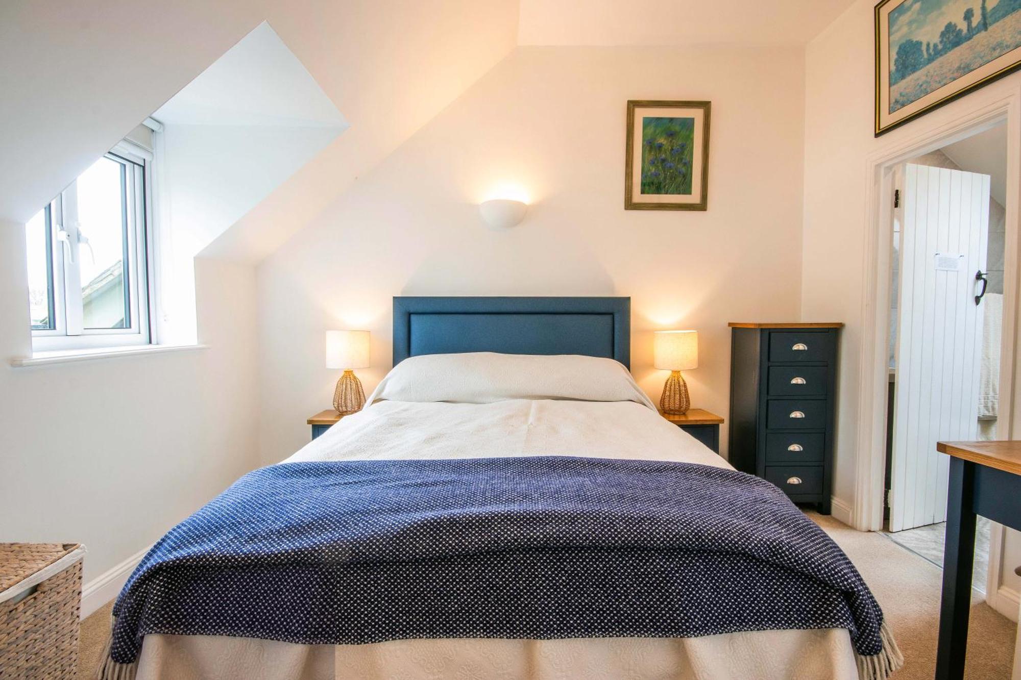 Coot Cottage - Holiday House With Fantastic Lake Views Somerford Keynes Exteriér fotografie
